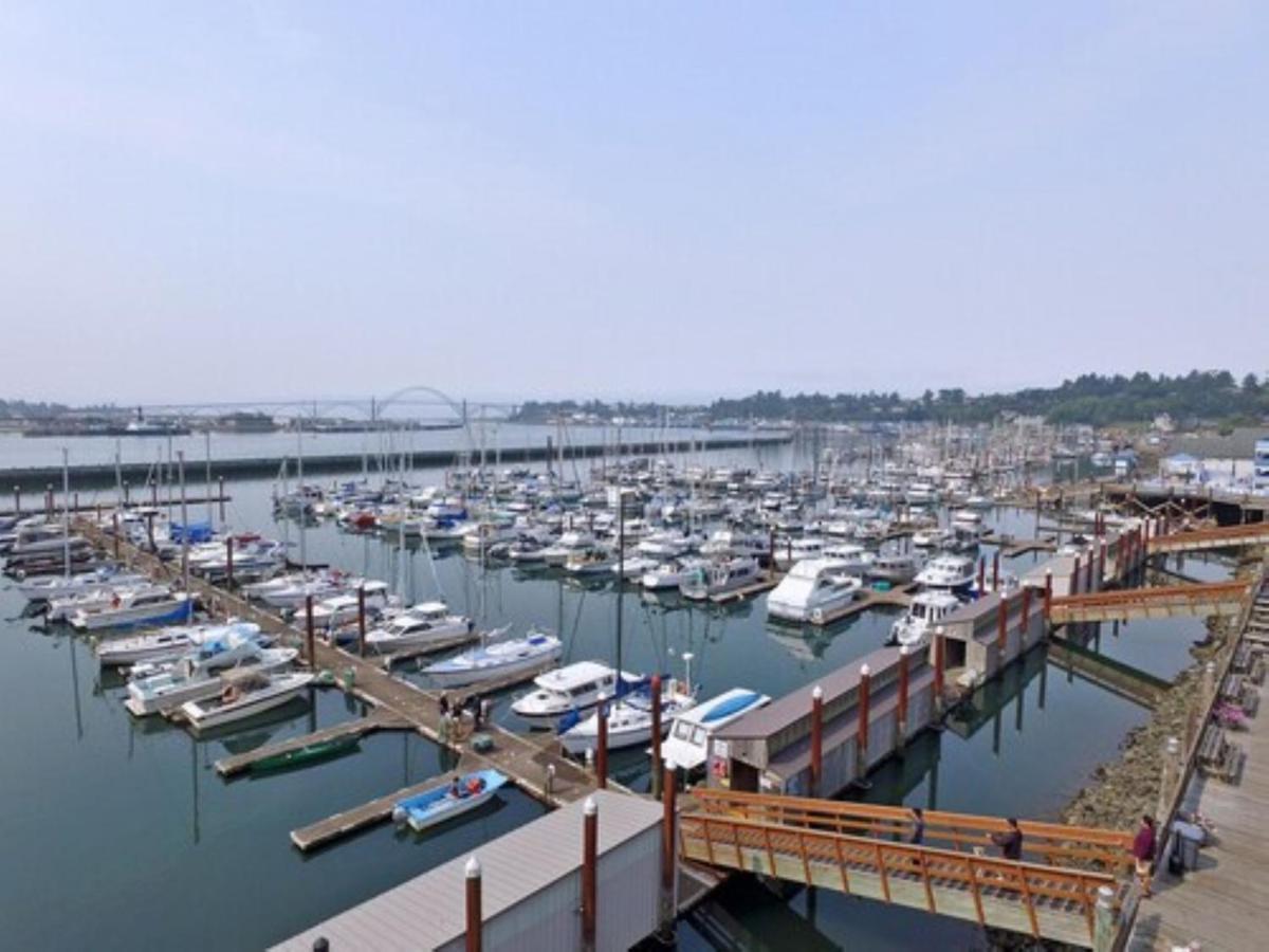 Embarcadero Resort Newport Exterior photo