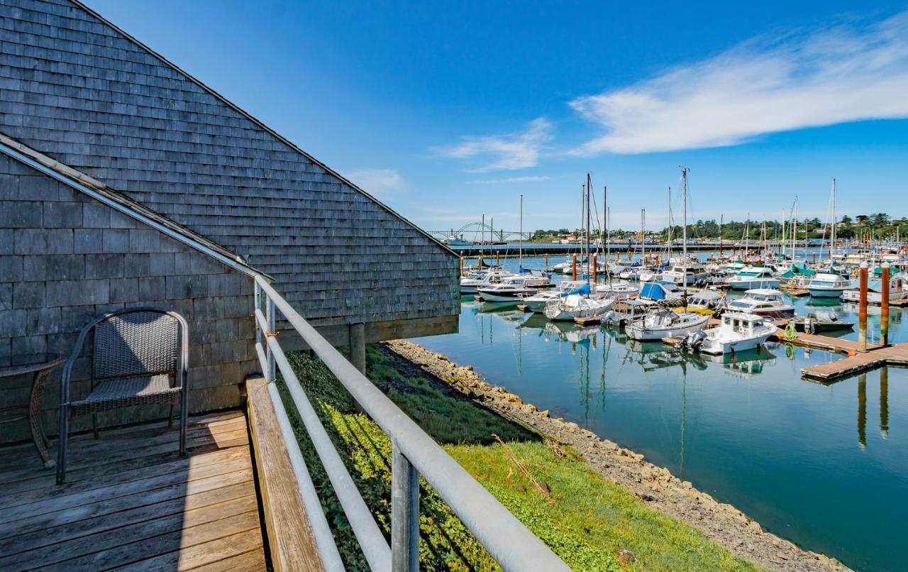 Embarcadero Resort Newport Exterior photo