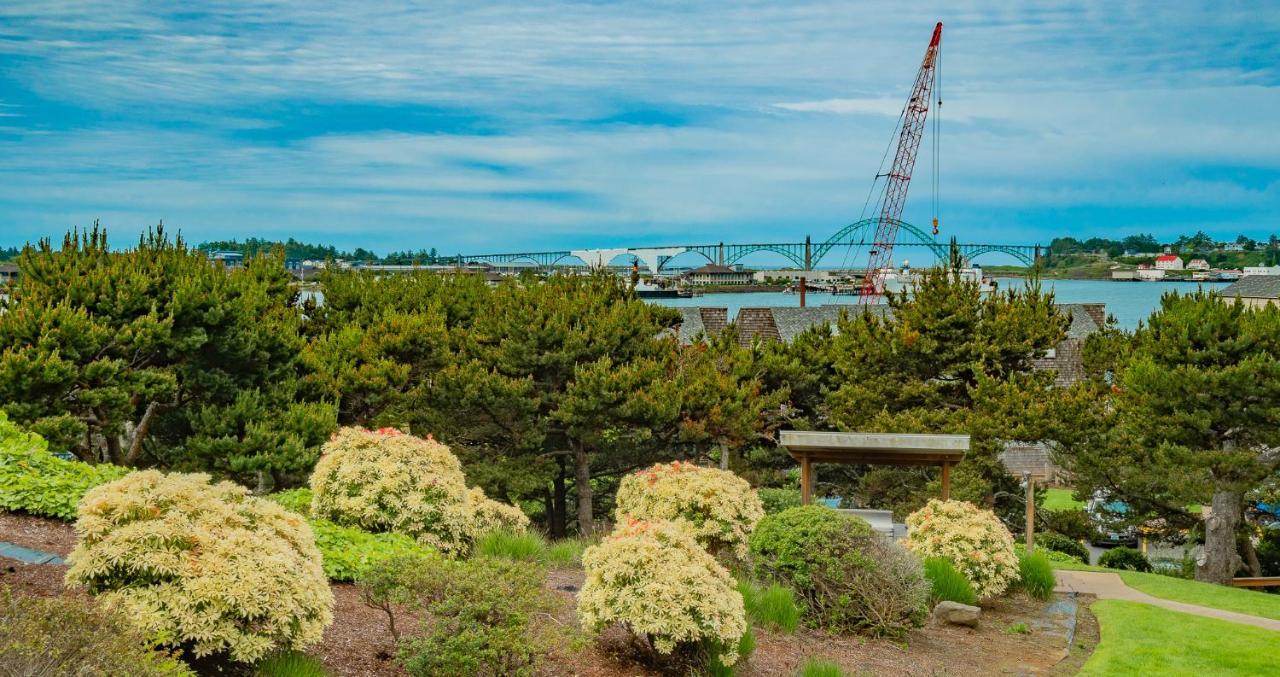 Embarcadero Resort Newport Exterior photo