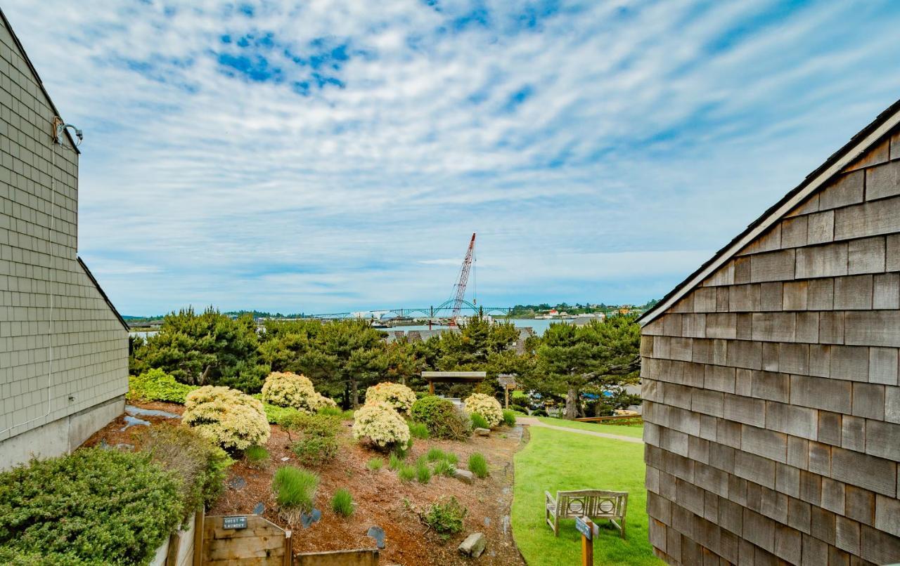Embarcadero Resort Newport Exterior photo